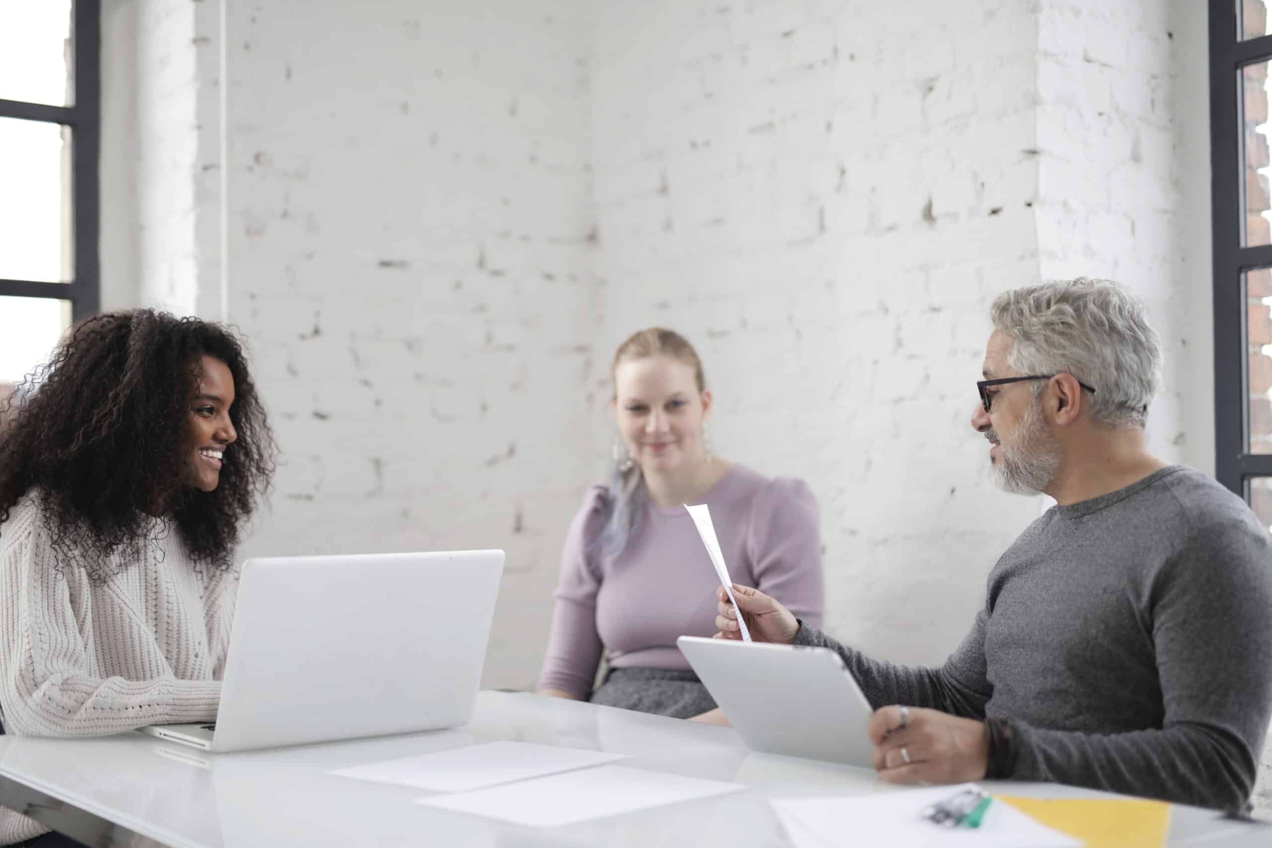 photo-of-people-having-meeting-3893054